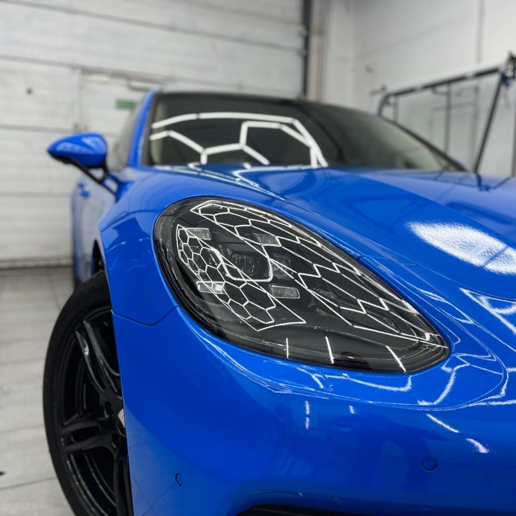 Оклейка авто цветной полиуретановой пленкой